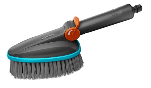 (-36%) Gardena Cleansystem Handbürste M Soft: Reinigungsbürste mit Schlauchanschluss, für kleinere und empfindliche Oberflächen, praktische 1-Hand-Bedienung, mit Durchflussregulierung (1884, Plastic, Black