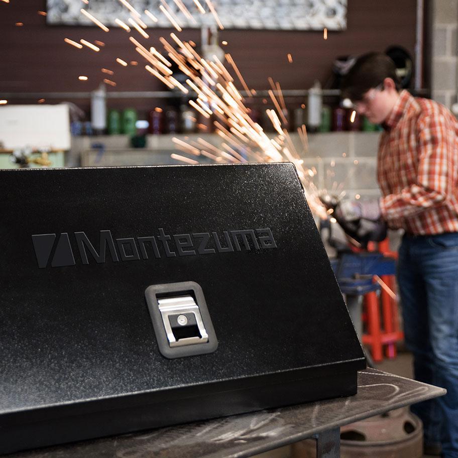 Amazon.com: Montezuma Storage: Triangle Tool Chests