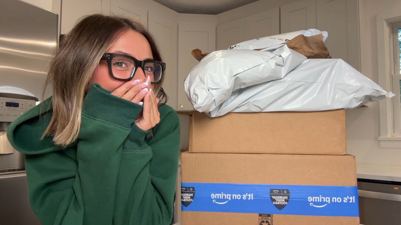 Watch FALL FASHION UNBOXING on Amazon Live