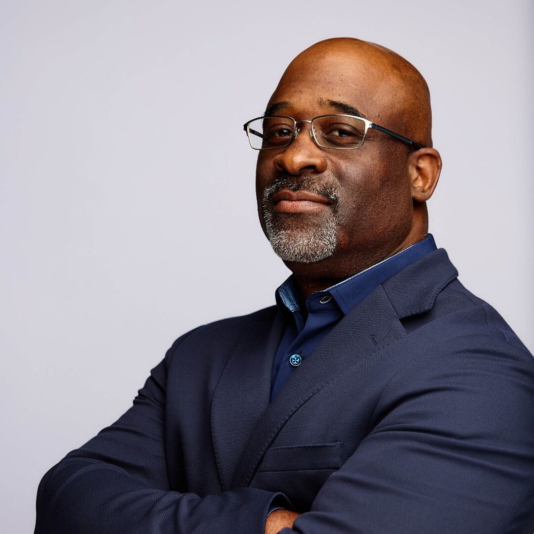 imamu-tomlinson-audiolibros-bestsellers-biograf-a-del-autor