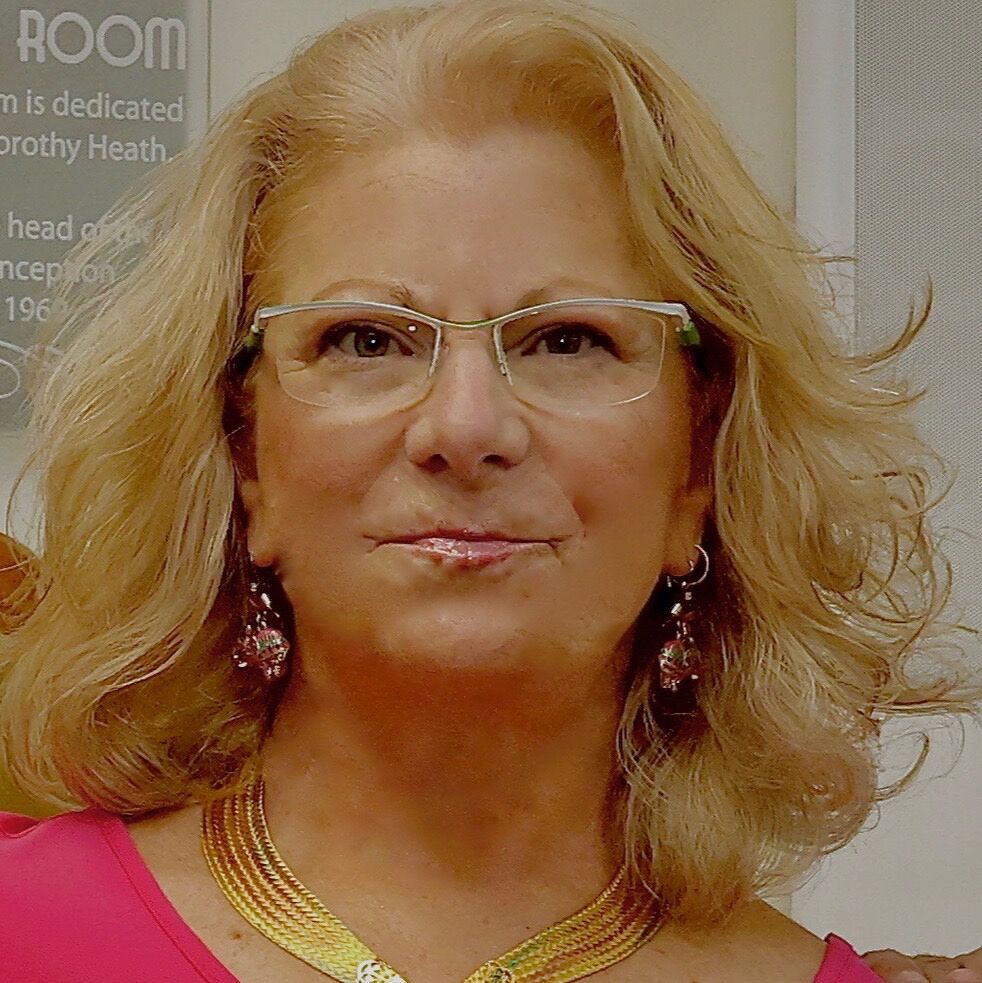Deb Carson Deb Carson - Alle Hörbücher bei Audible.de