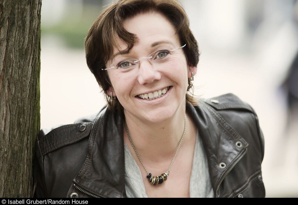 Lynn Raven Audio Books Best Sellers Author Bio Audible Com