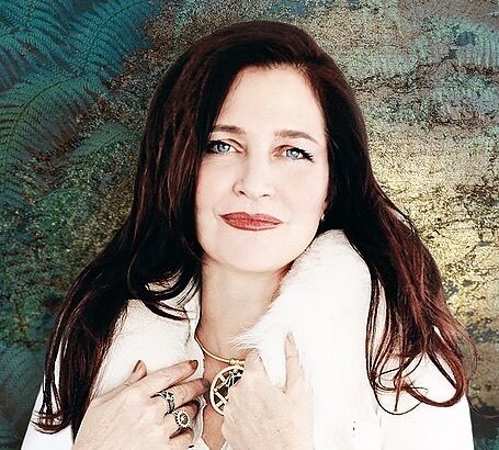 Sarah Drew – Audio Books, Best Sellers, Author Bio | Audible.com