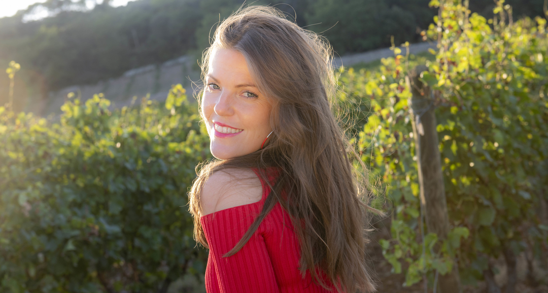 Out Of The Darkness Tina Nash 9781471114663 Amazon Com Books