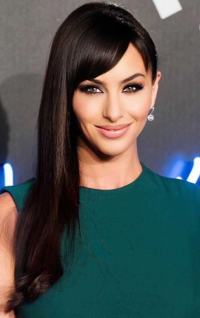 Molly Bloom – Audio Books, Best Sellers, Author Bio | Audible.com