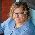 Lisa J Plett