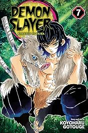 Demon Slayer: Kimetsu no Yaiba Vol. 7: Trading Blows At Close Quarters