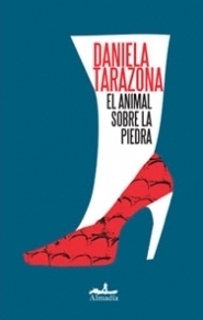 El animal sobre la piedra