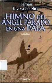 Himno del ángel parado en una pata