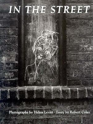 Crosstown Helen Levitt 洋書　写真集 Amazon.com: Helen Levitt: books, biography, latest update
