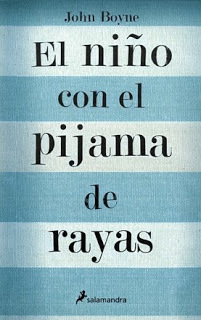 El niño con el pijama de rayas