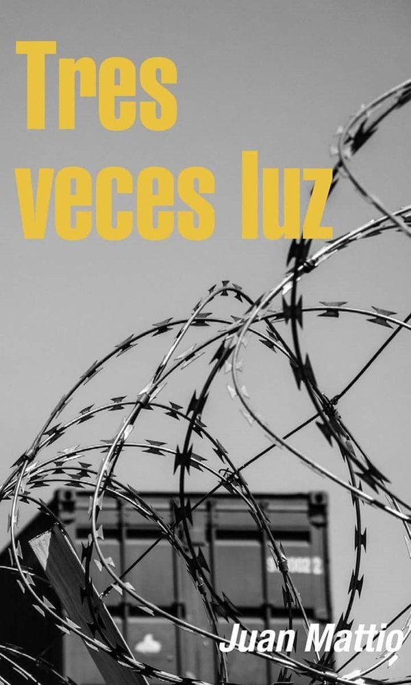 Tres veces luz book cover