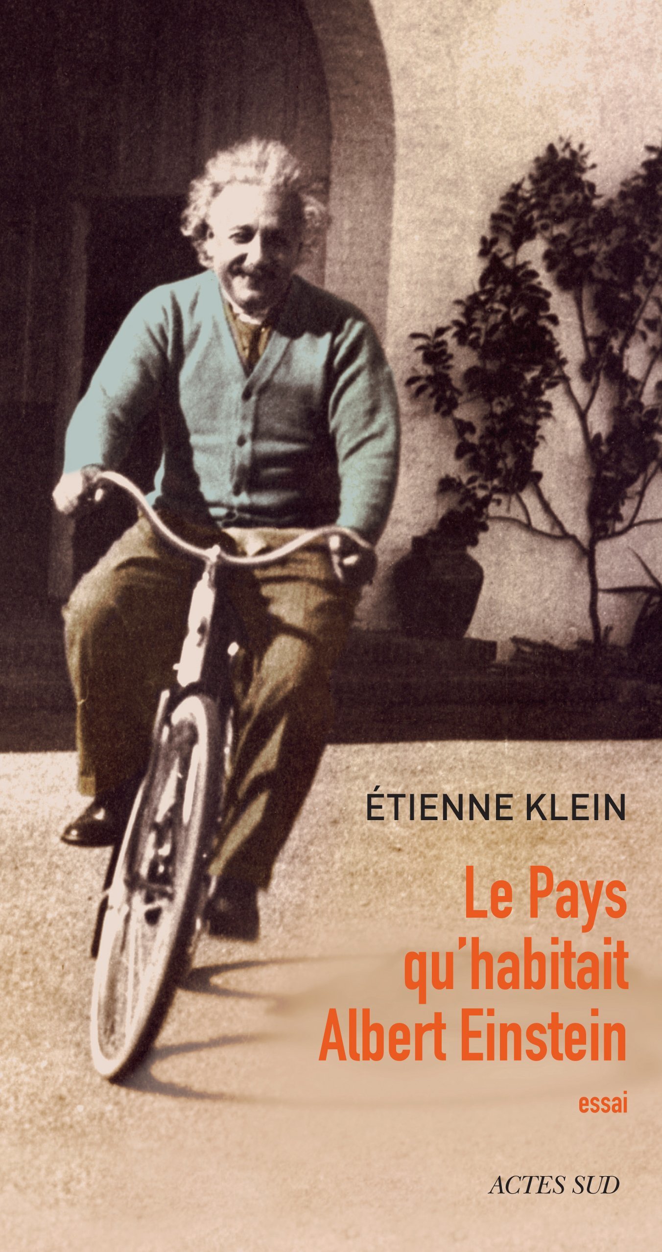 Le Pays qu'habitait Albert Einstein book cover