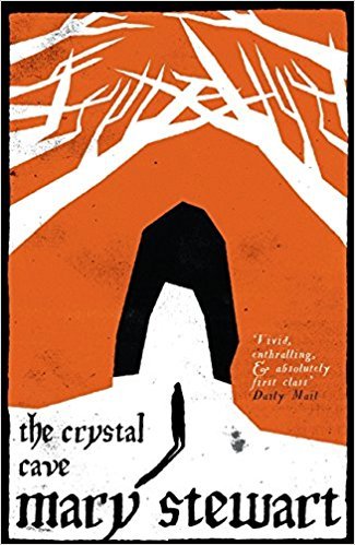 The Crystal Cave (Arthurian Saga, #1)