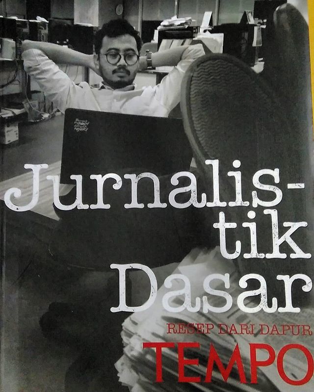 Jurnalistik Dasar book cover