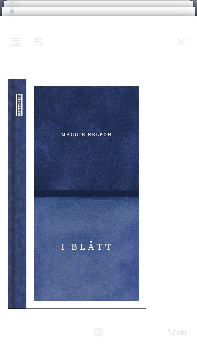 I blått