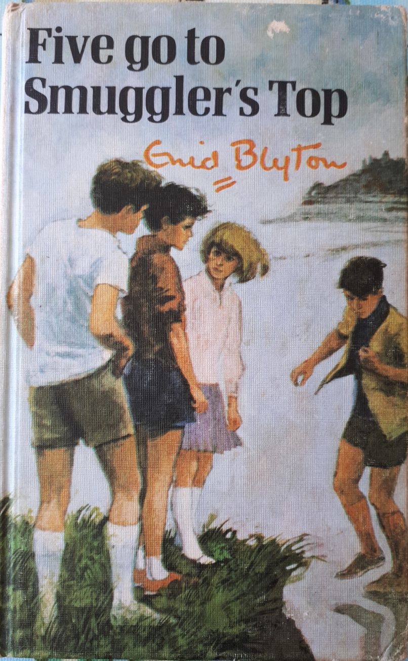 Five Go to Smuggler's Top (Famous Five, #4)
