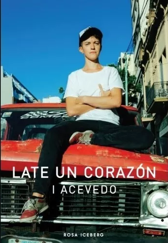 Late un corazón book cover