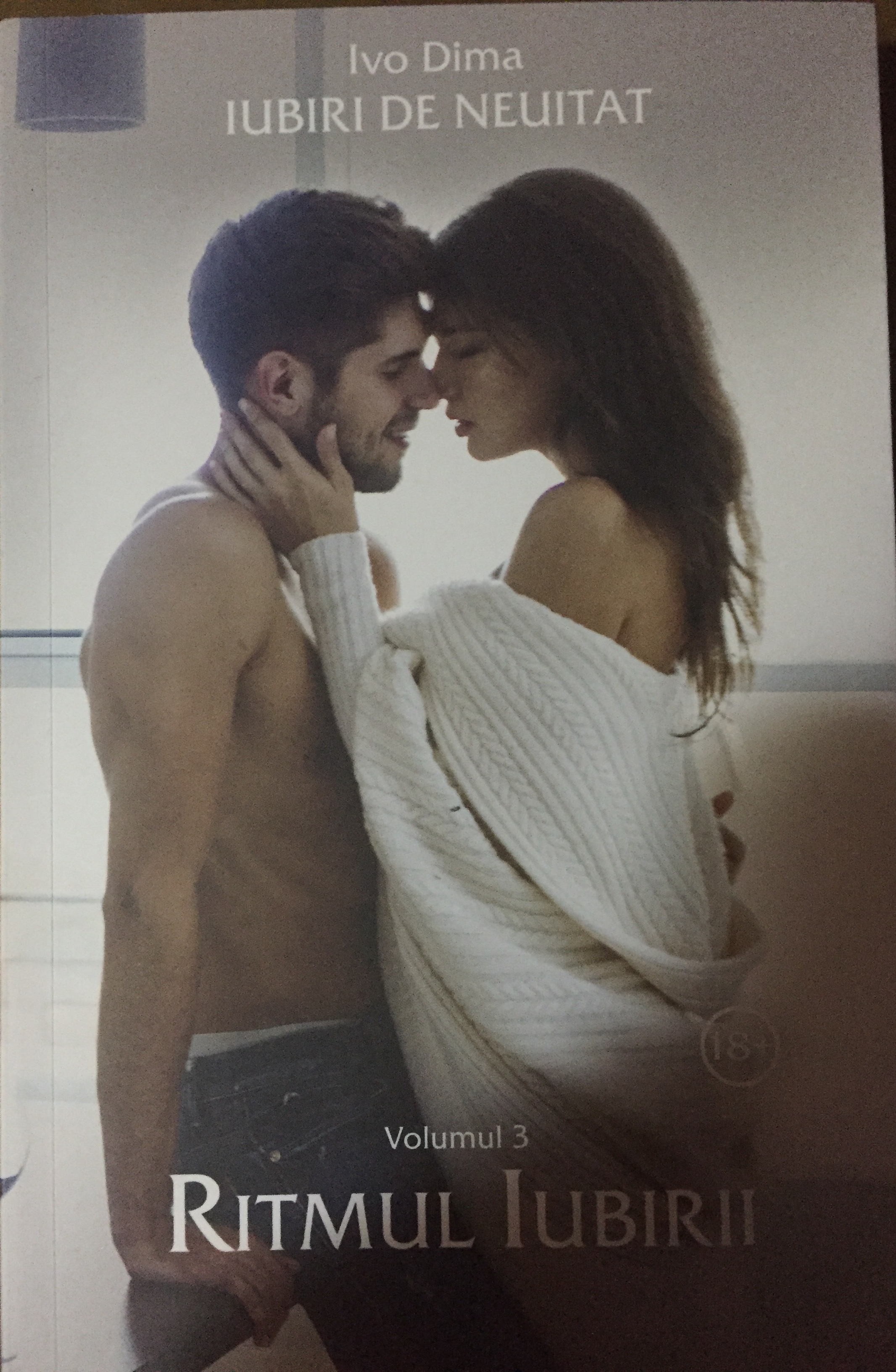 Iubiri de neuitat book cover 3