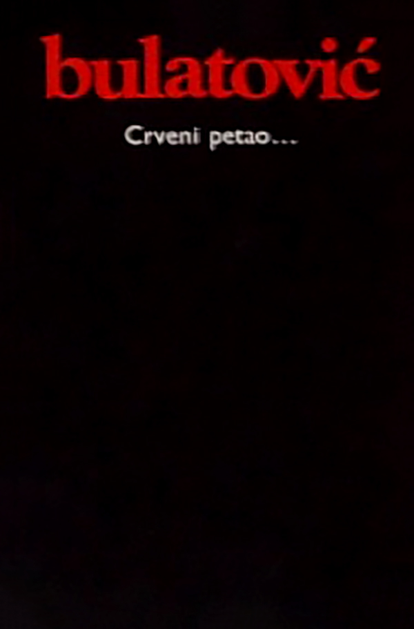 Crveni petao leti prema nebu
