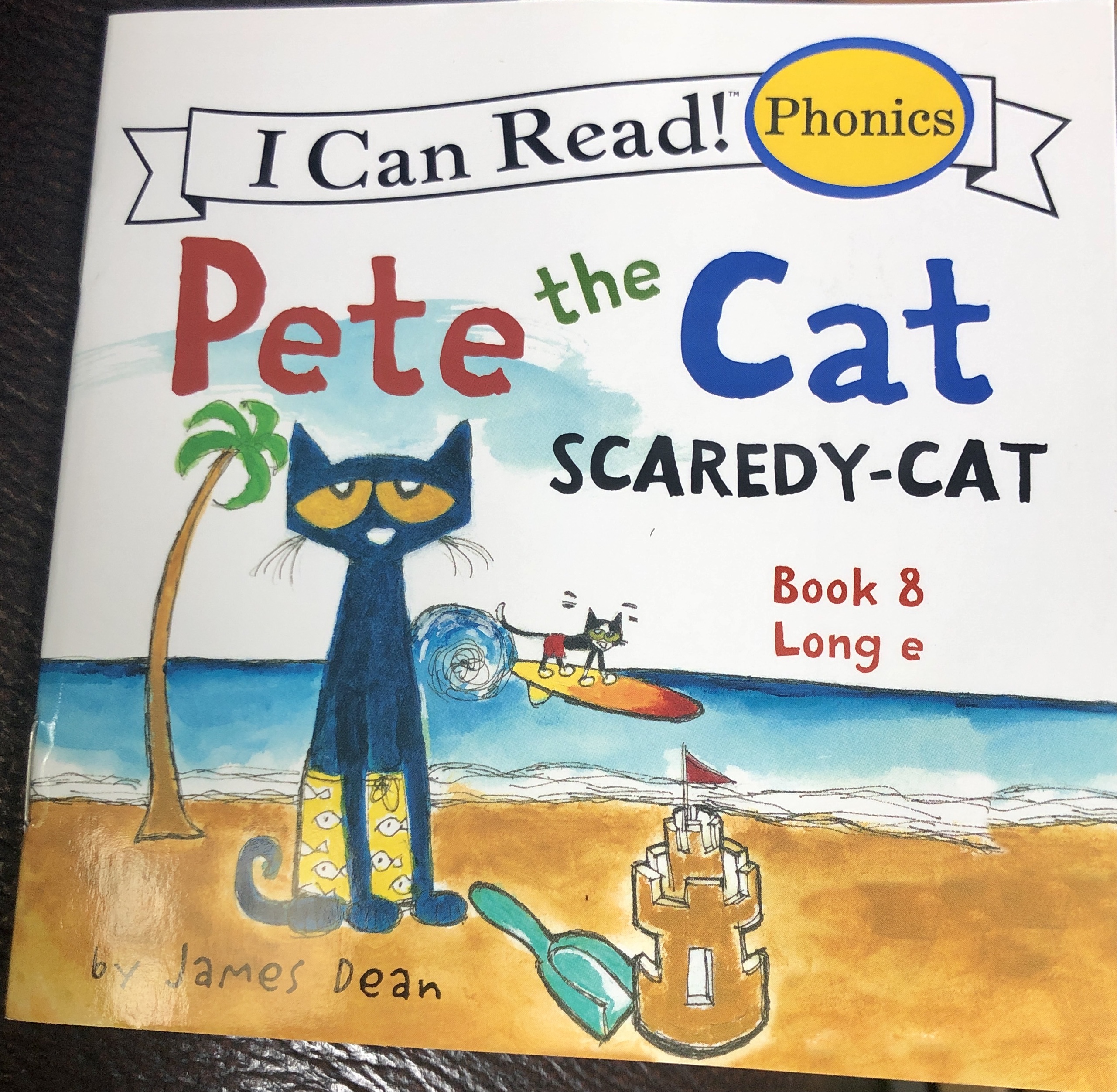 ScaredyCat (Pete The Cat) (I Can Read! Phonics, 8) by