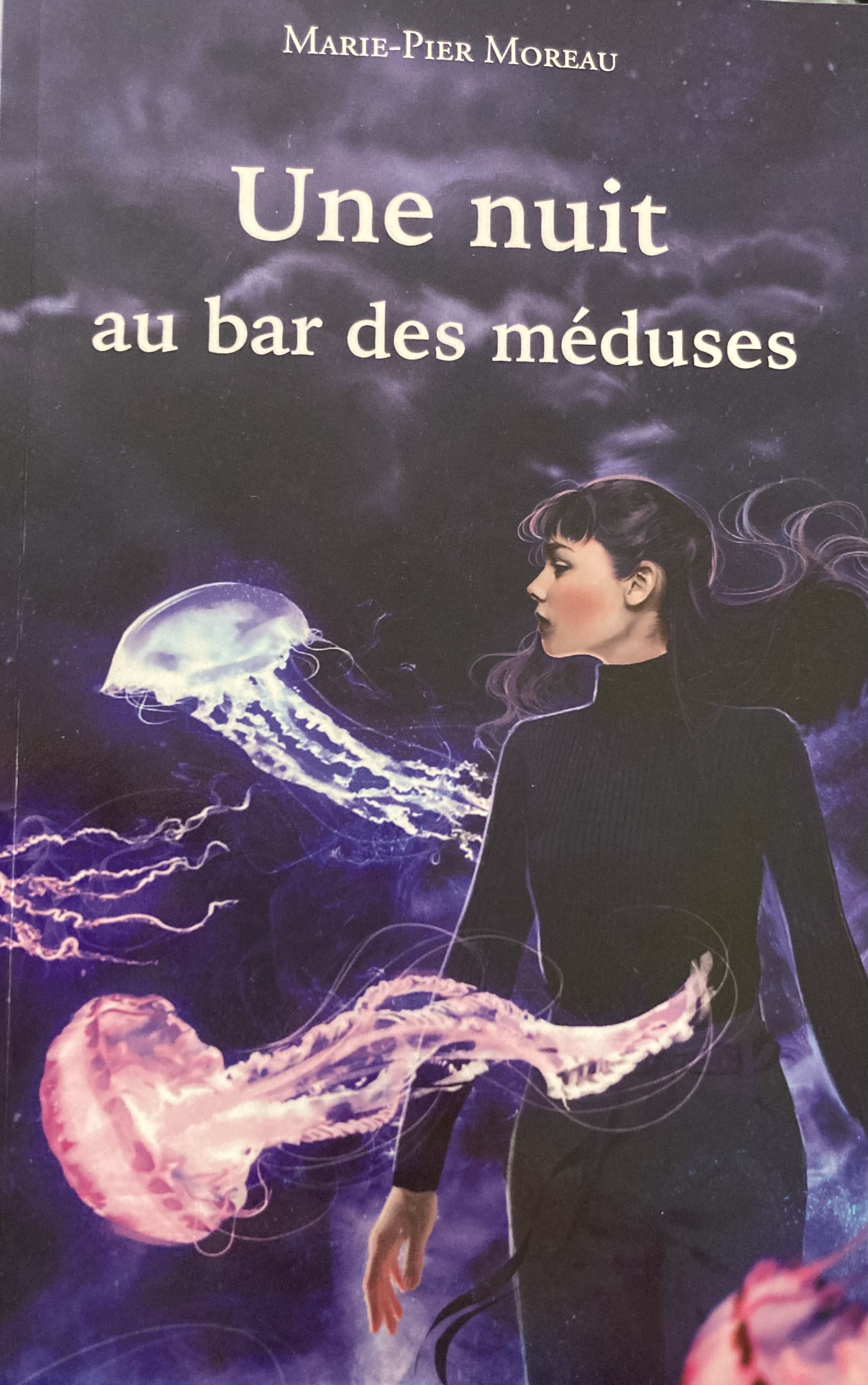 Une nuit au bar des méduses book cover