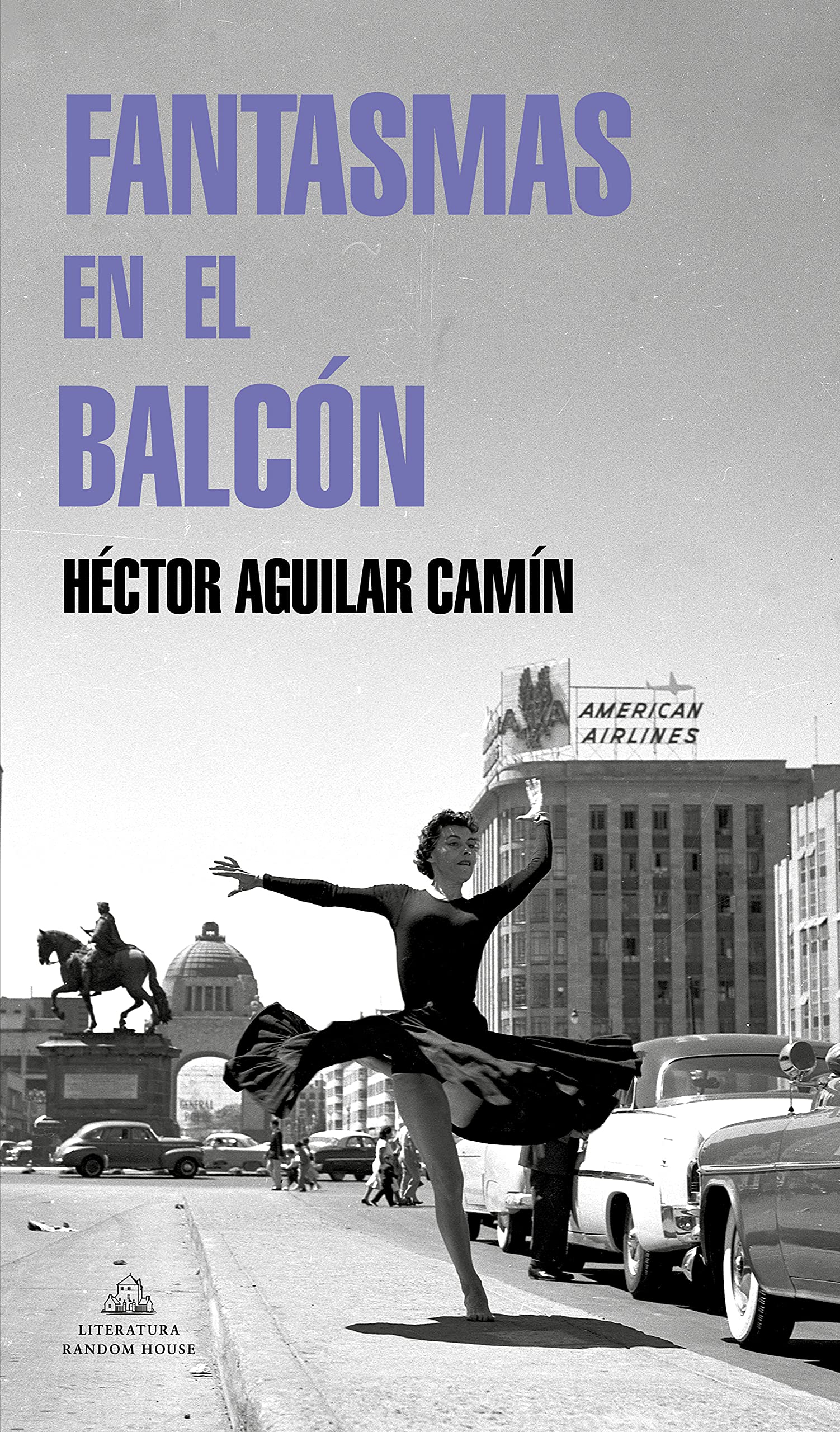 Fantasmas en el balcón [Ghosts on the Balcony] book cover