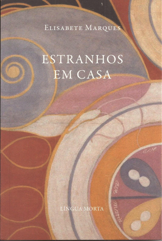 Estranhos em Casa