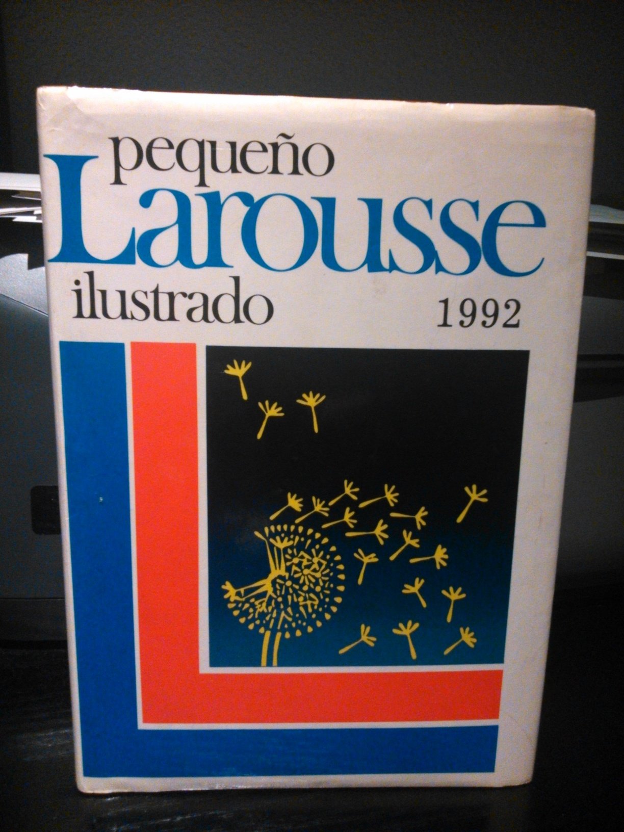 Larousse Mini Pequeno Larousse ilustrado by Larousse | Goodreads