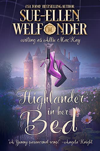 Highlander in Her Bed book cover