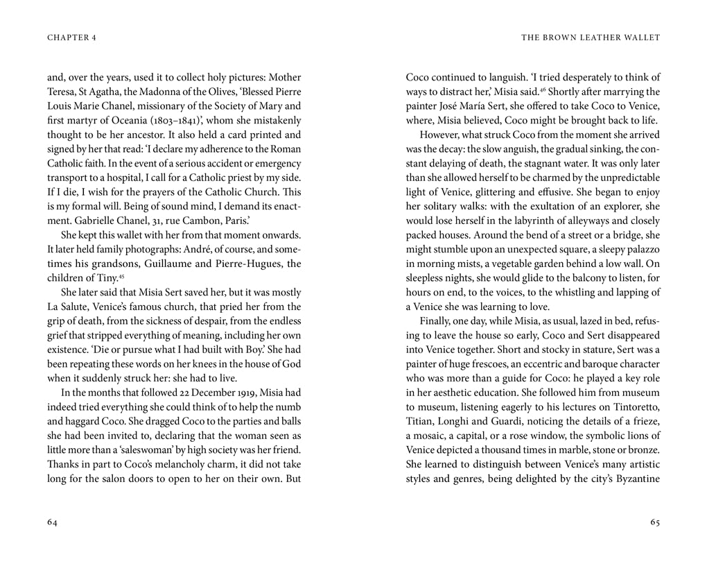 Coco Chanel : An Essence of Mystery /anglais