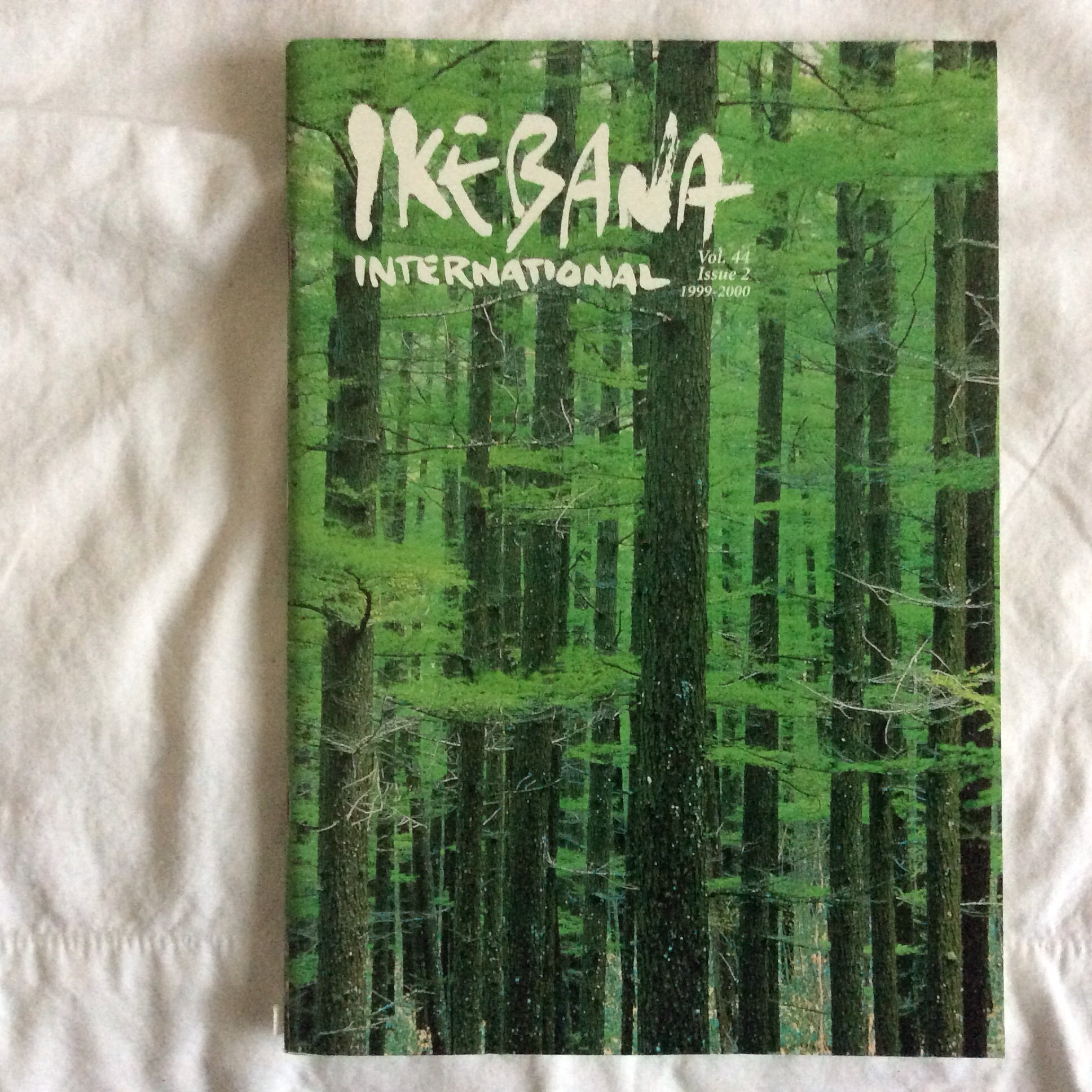 IKEBANA INTERNATIONAL MAGAZINE Vol.44. Issue 2. 19992000. Publication
