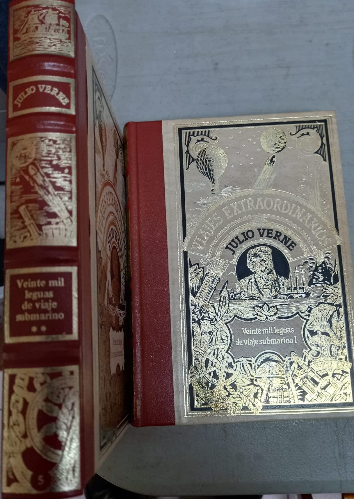 Veinte Mil Leguas de Viaje Submarino book cover