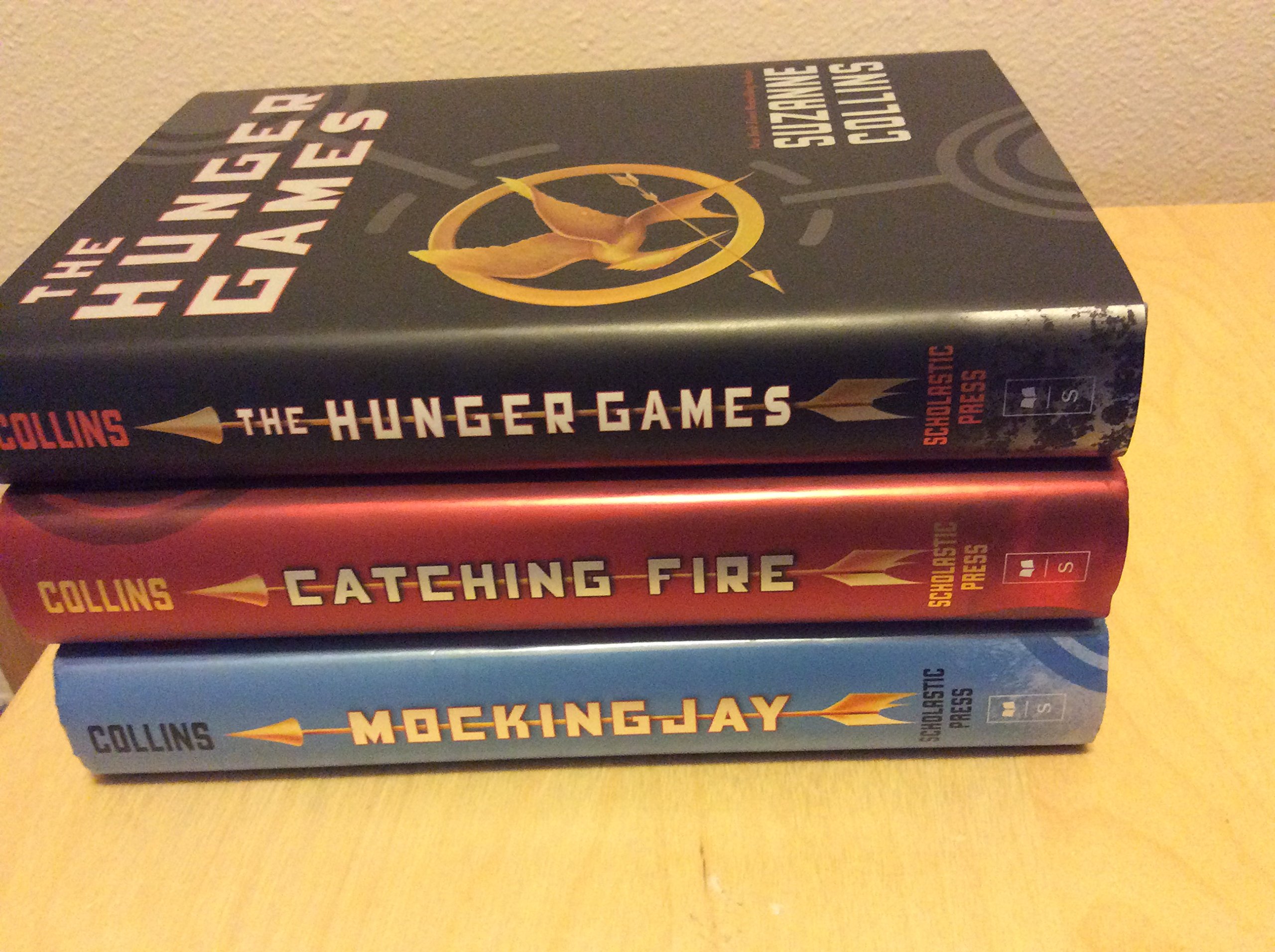 Hunger Games Trilogy Classic [Hardcover] by SuzanneCollins [Hardcover]