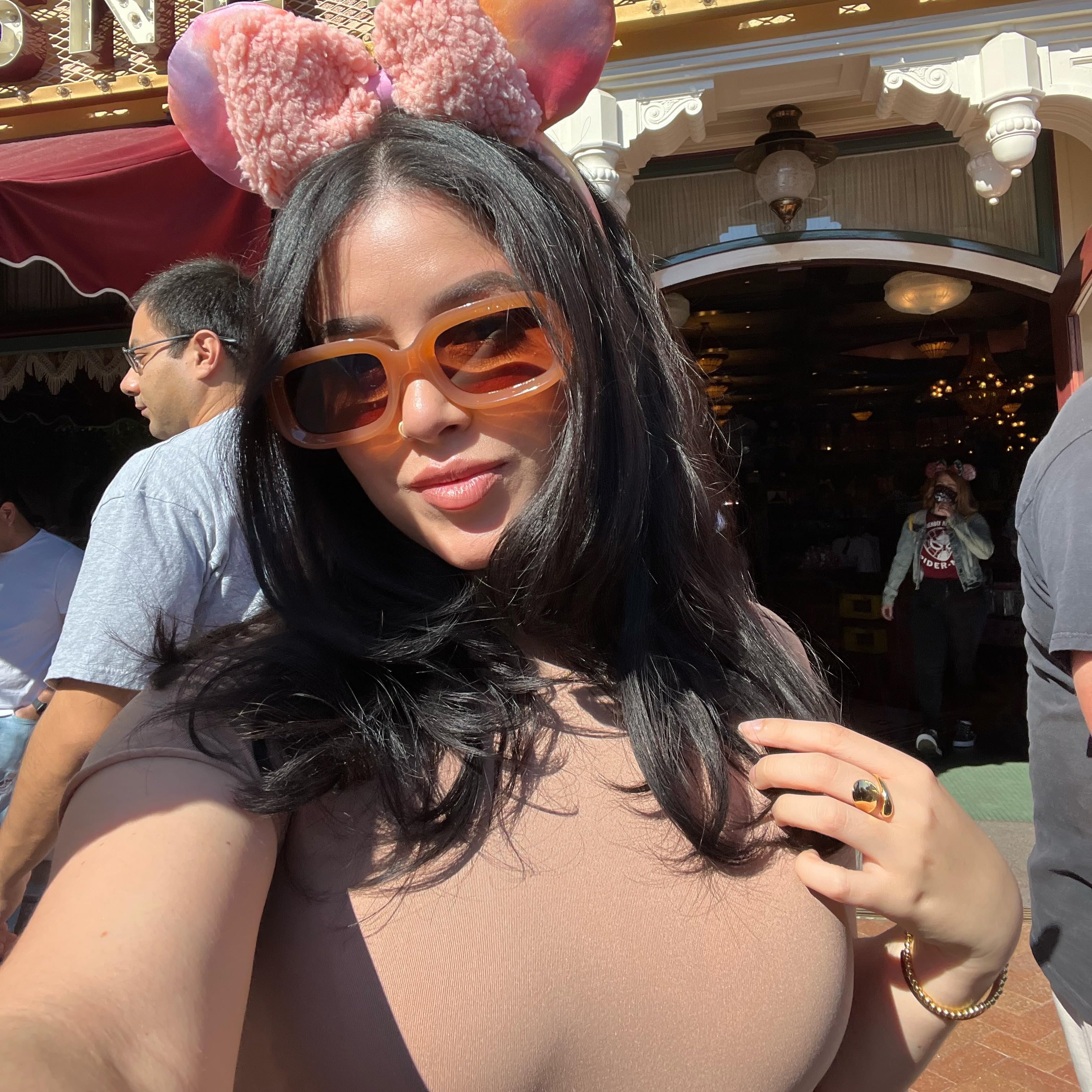 Anna Navarro's Amazon Page