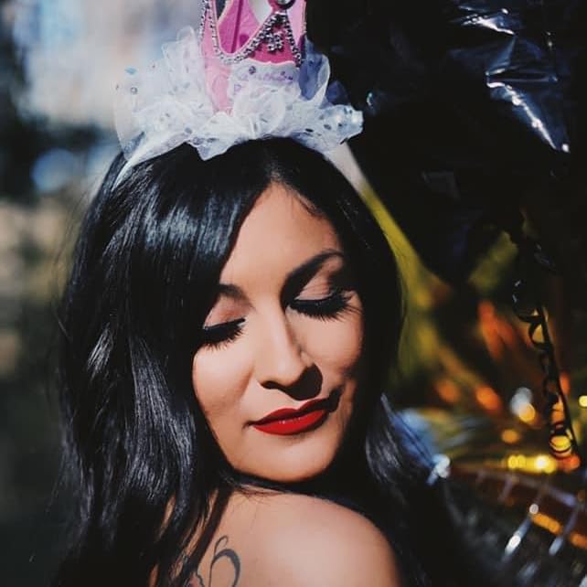 mayra wmns