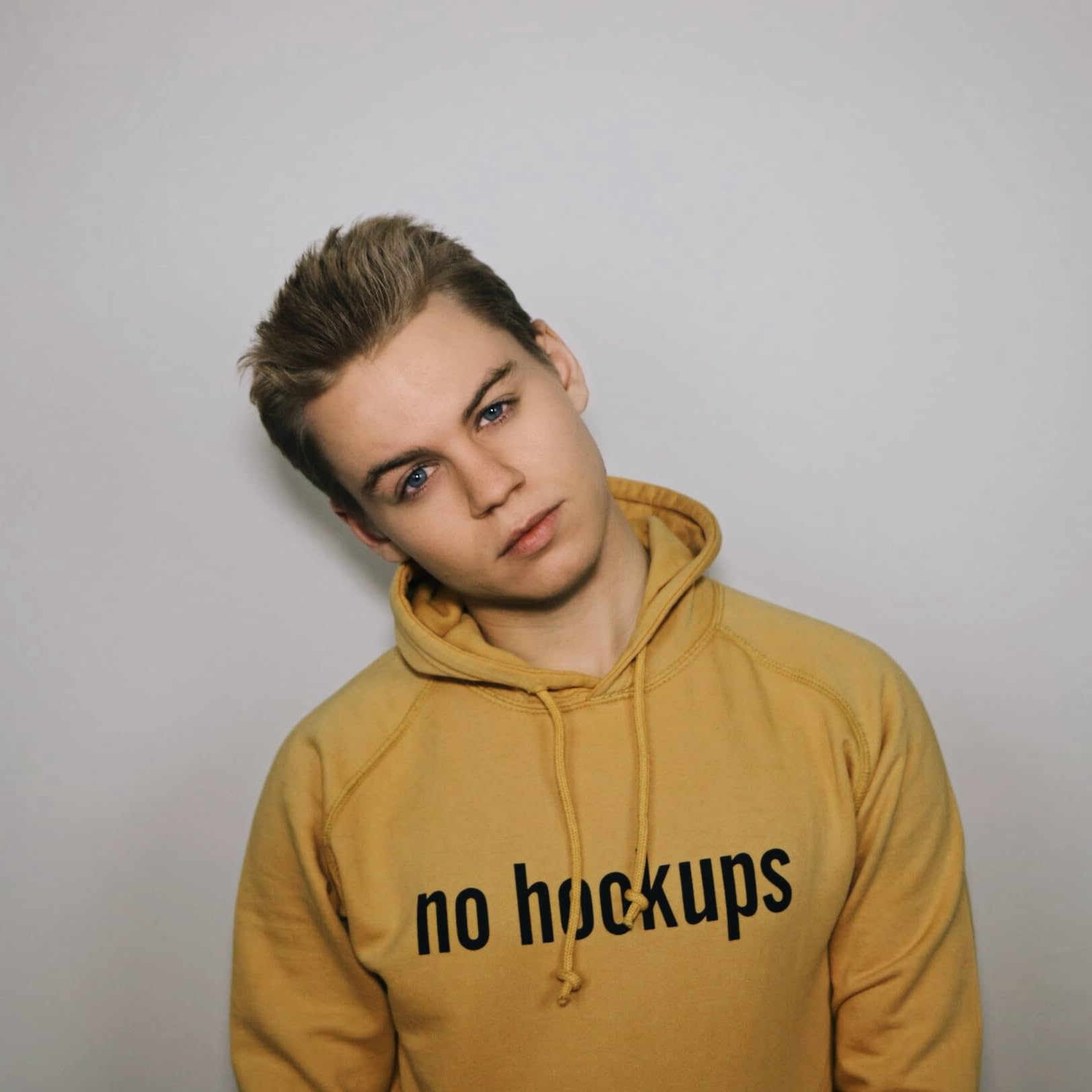 Tv jack. Jack tv. Джек мэнли актер. Тв джек. Tv jack.