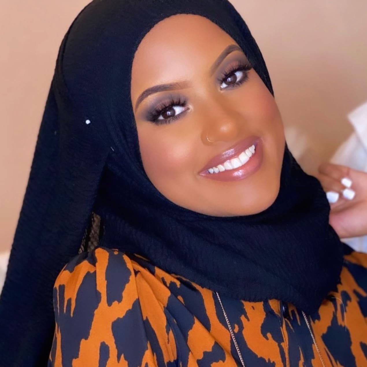 Looks by Hanan's Amazon Page
