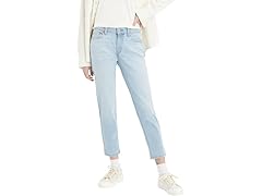 Levi Hold Down Boyfriend Jean (28)