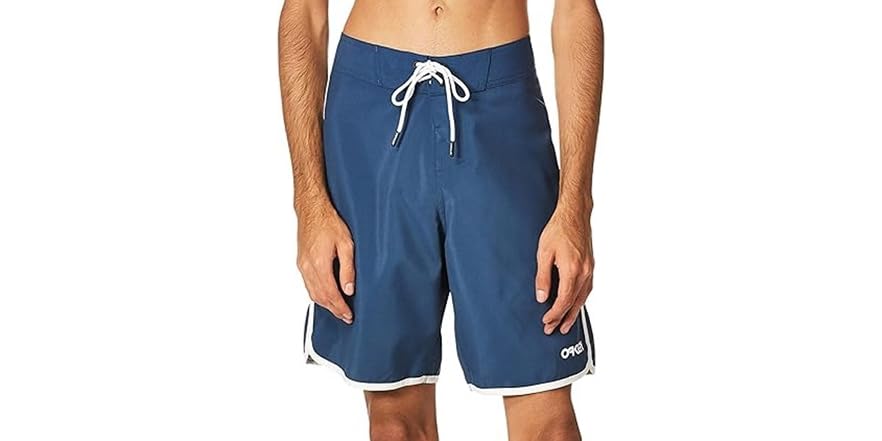 Oakley Men's Solid Crest 19 Boardshorts
