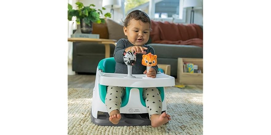 Baby Einstein Dine & Discover, Sitzerhöhung für Babys und Kleinkinder, Boostersitz mit 2 Tier Spielzeugen, 3-Punkt-Sicherheitsgurt, abnehmbaren Tablett und mehr, grün, ab 6 Monaten