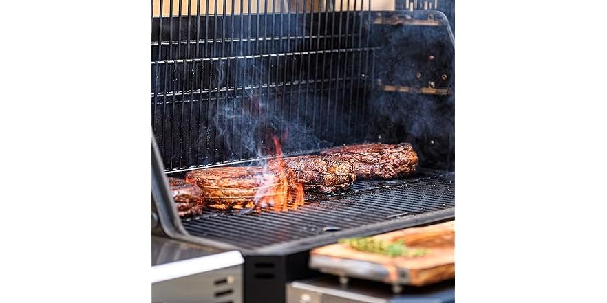 Gravity Series® 1050 Digital Charcoal Grill + Smoker