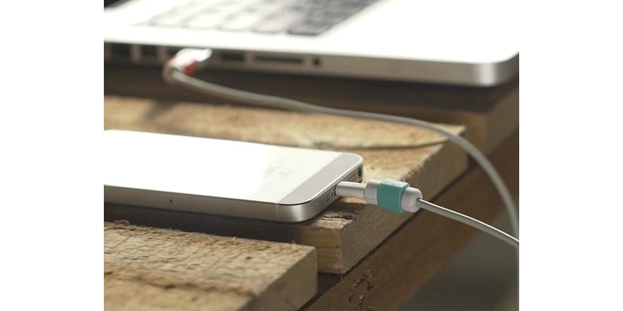 Maze iPhone/iPad Cord Protector