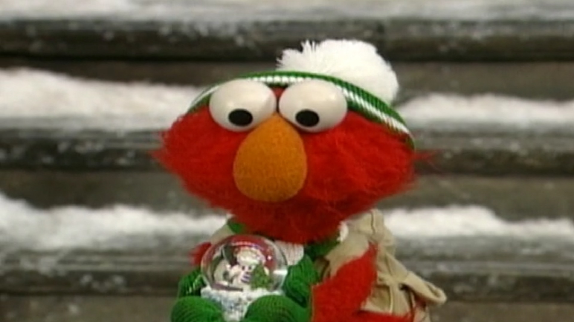 Elmo Saves Christmas 