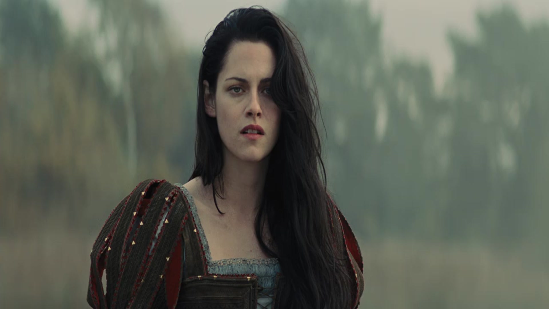 Kristen Stewart Black Hair Snow White