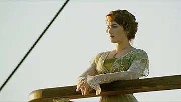 Kate Winslet's Rose DeWitt looks over the railing of the Titanic in James Cameron's Titanic game