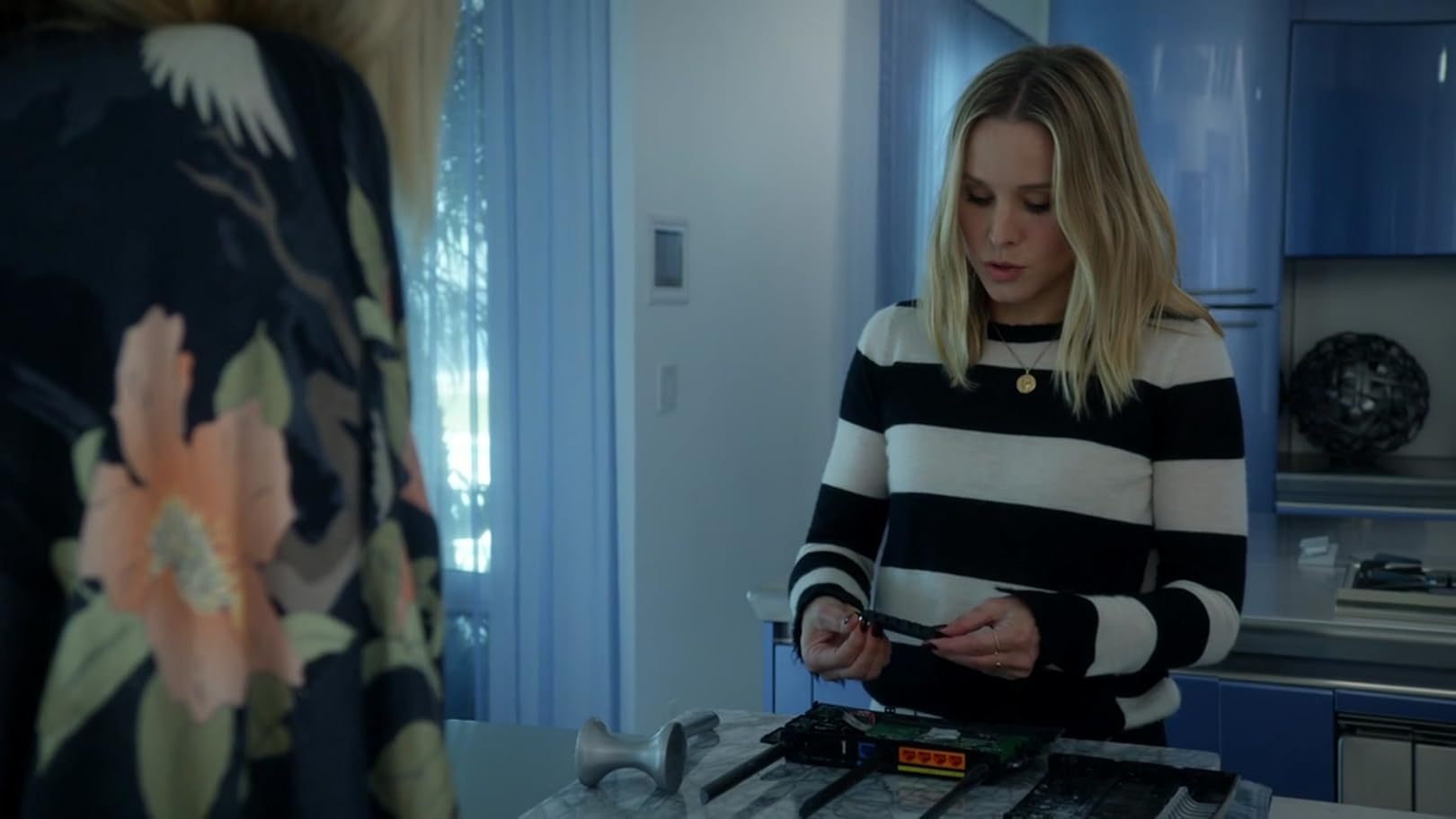 Watch Veronica Mars Season 4 | Prime Video