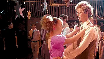 Jon Heder as Napoleon Dynamite in a promotional photo for Napoleon Dynamite (2004).