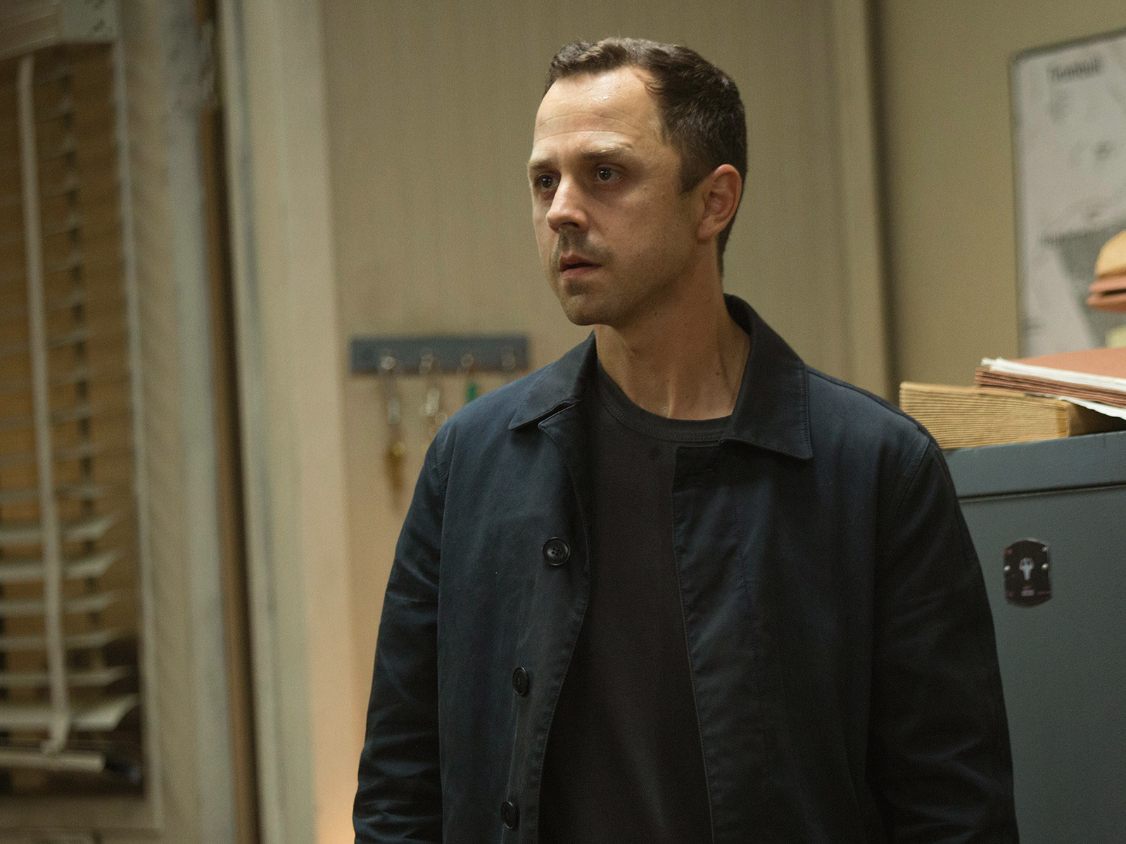 Prime Video Sneaky Pete Season 1