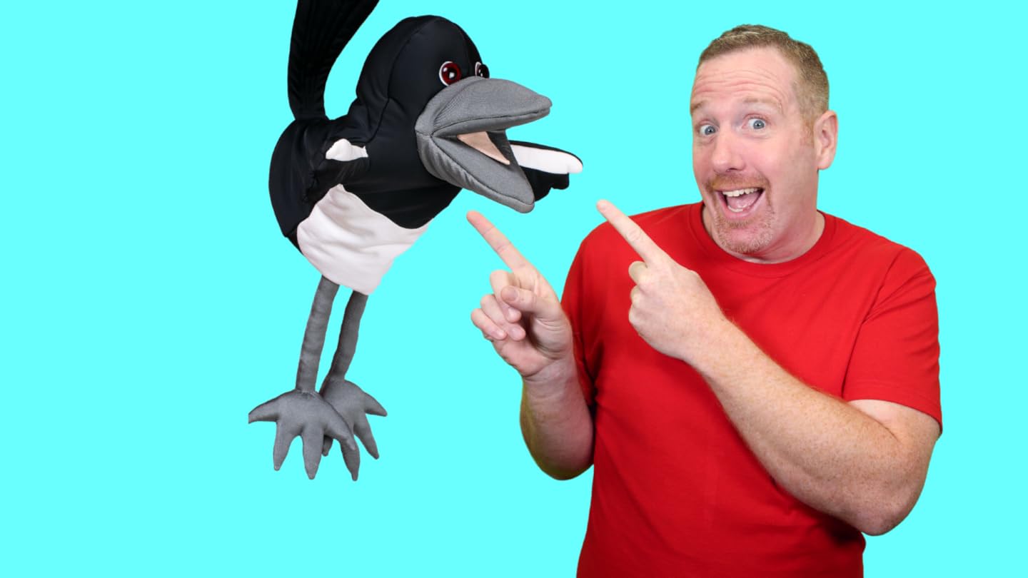 Amazon.com: Steve and Maggie - Spooktacular Special (Vol. 14) : Steve